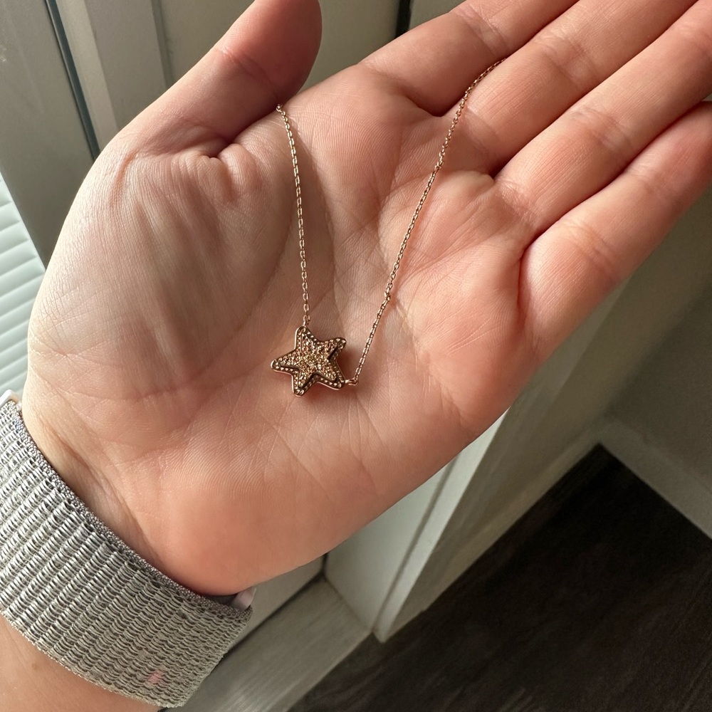 Kendra Scott Star Necklace!